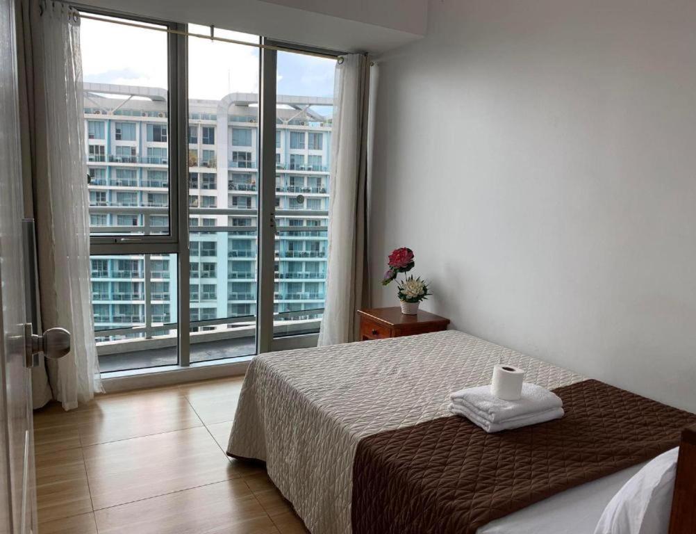Azure Urban Resort A3 Near Airport Mall With Balcony Wavepool Manille Extérieur photo