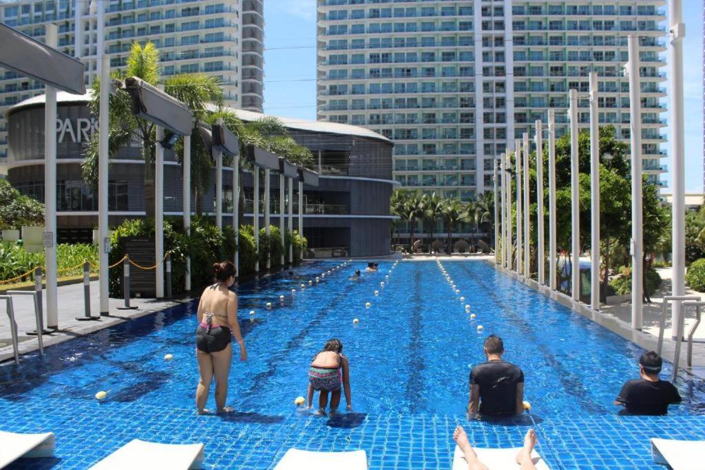 Azure Urban Resort A3 Near Airport Mall With Balcony Wavepool Manille Extérieur photo