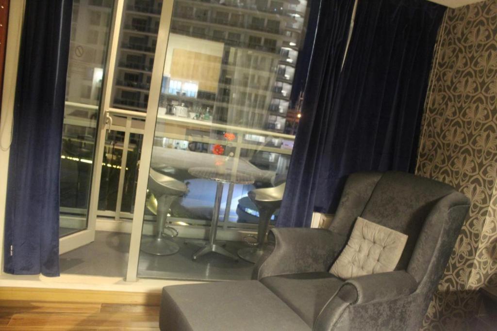 Azure Urban Resort A3 Near Airport Mall With Balcony Wavepool Manille Extérieur photo